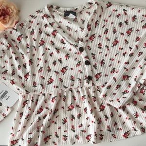 NWT Dress Up Hudson Gray Waffle Knit Floral Top